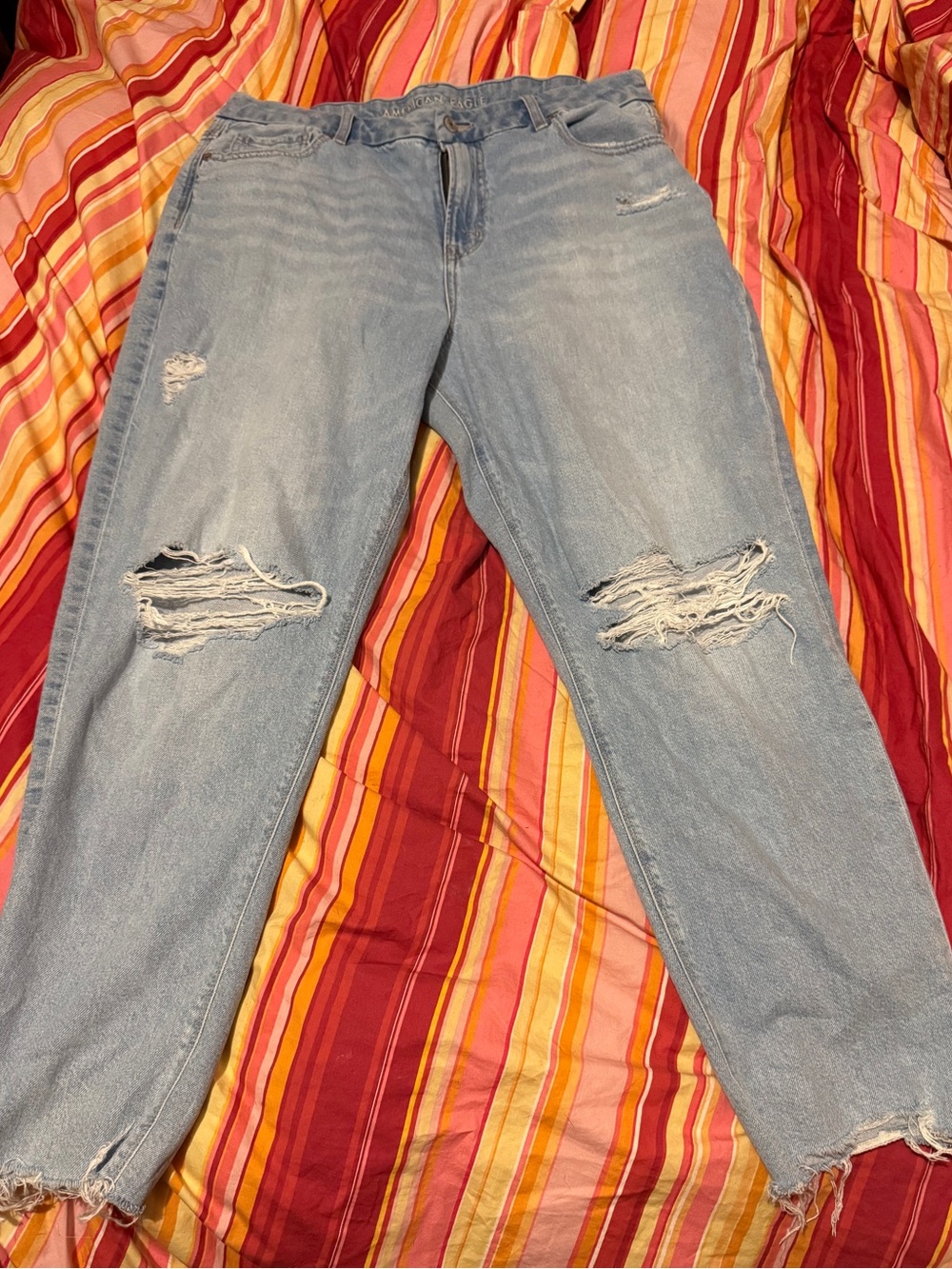 American Eagle Outfitters Light Blue Distressed Boyfriend Jeans
